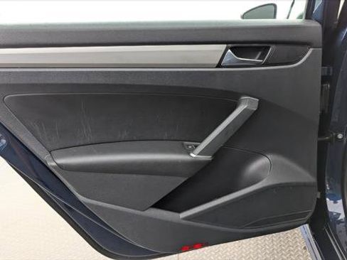 Used 2022 Volkswagen Passat 2.0T SE image 16