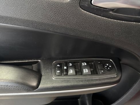 Certified 2023 Chrysler 300 Touring w/ Sport Appearance Package image 14