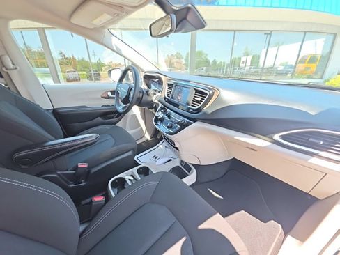 Used 2023 Chrysler Voyager LX FWD image 19