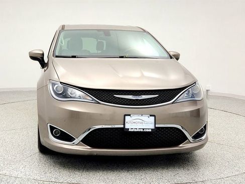 Used 2017 Chrysler Pacifica Touring Plus w/ Tire & Wheel Group image 2