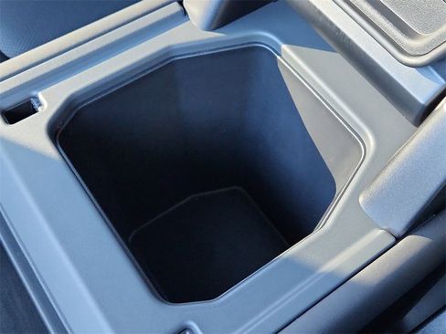 Used 2025 Land Rover Defender 110 S image 19