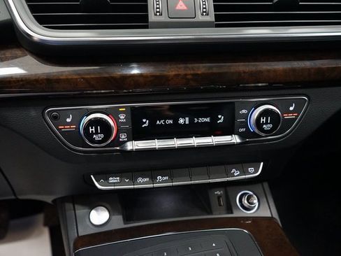Used 2019 Audi Q5 2.0T Premium image 35