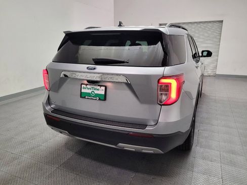 Used 2024 Ford Explorer XLT w/ Equipment Group 202A RWD image 7