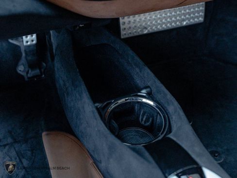 Used 2022 Ferrari SF90 Stradale image 17