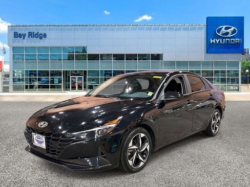 Used 2023 Hyundai Elantra SEL w/ Convenience Package FWD image 10