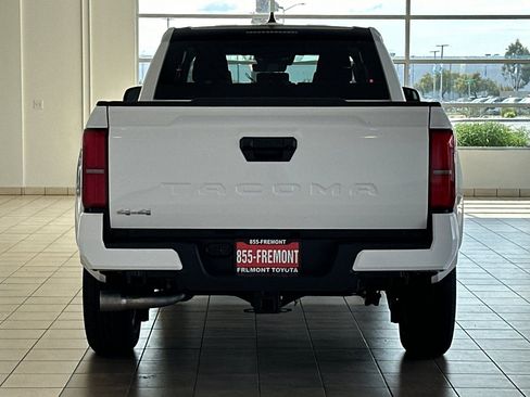 Used 2025 Toyota Tacoma SR5 AWD/4WD image 6