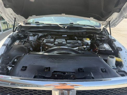 Used 2016 RAM 3500 Tradesman w/ Chrome Appearance Group AWD/4WD image 17