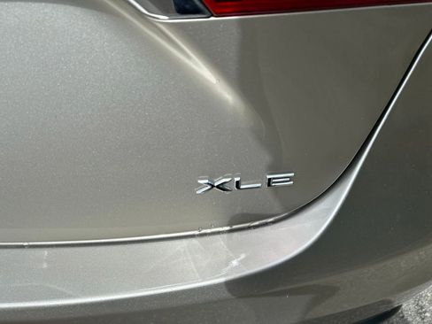Used 2014 Toyota Avalon XLE Touring FWD image 10