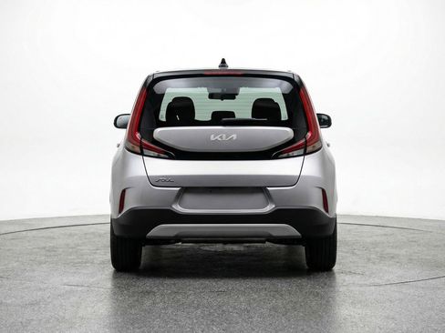 Used 2025 Kia Soul LX w/ LX Technology Package FWD image 7