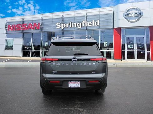 New 2025 Nissan Pathfinder SV image 5
