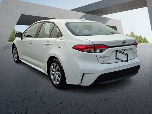 Used 2024 Toyota Corolla LE FWD image 4
