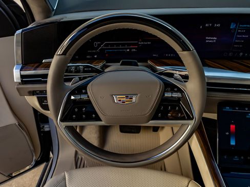 Used 2026 Cadillac Escalade Platinum Sport w/ LPO, ONYX Package image 19