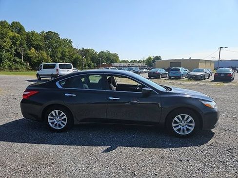 Used 2016 Nissan Altima 2.5 S w/ Power Driver Seat Package FWD image 3
