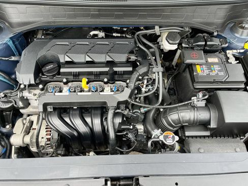 Used 2024 Hyundai Venue Limited FWD image 30