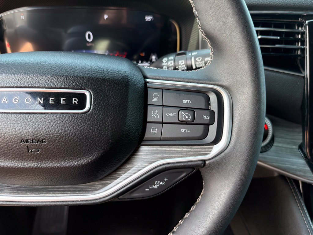 Used 2024 Jeep Wagoneer Series III AWD/4WD image 17