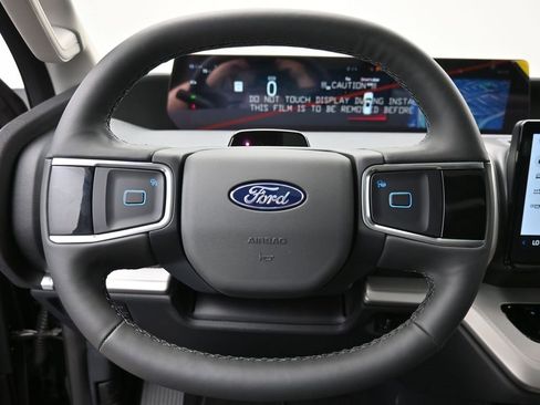 New 2025 Ford Expedition Active image 7