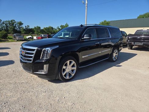 Used 2020 Cadillac Escalade ESV Luxury AWD/4WD image 4