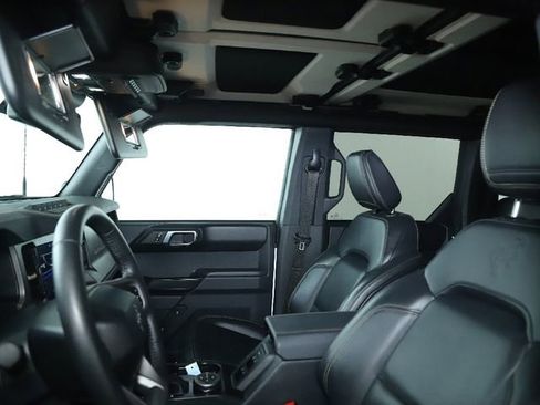 Used 2025 Ford Bronco Badlands image 25