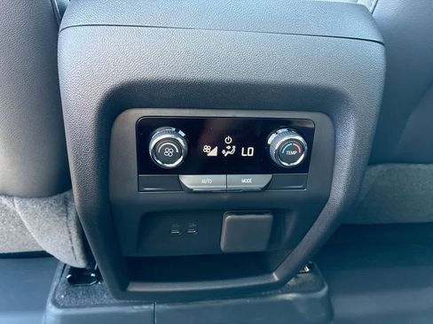 New 2026 Chevrolet Traverse Z71 w/ Enhanced Driving Package AWD/4WD image 22