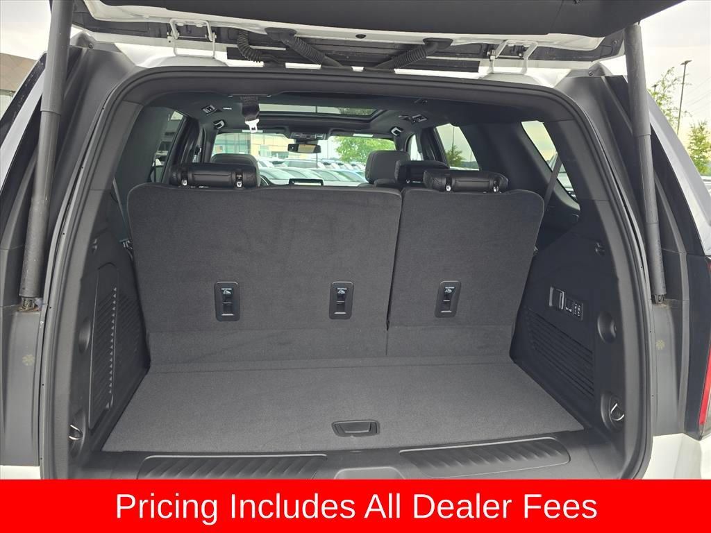Used 2024 Chevrolet Tahoe LT w/ Luxury Package AWD/4WD image 14