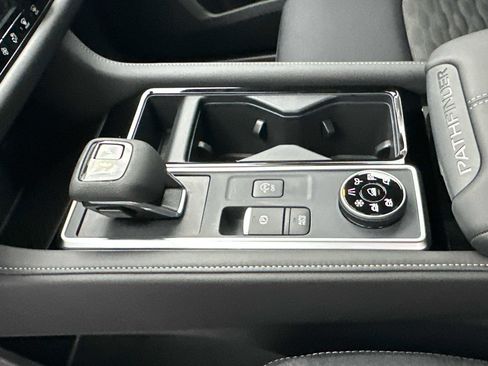 New 2025 Nissan Pathfinder SV image 30