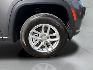 Used 2024 Jeep Grand Cherokee L Laredo video 2