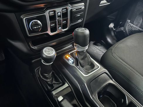 Used 2022 Jeep Wrangler Unlimited Sport AWD/4WD image 33
