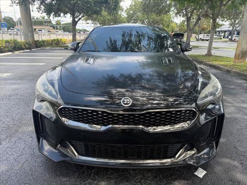 Used 2018 Kia Stinger GT1 RWD image 9