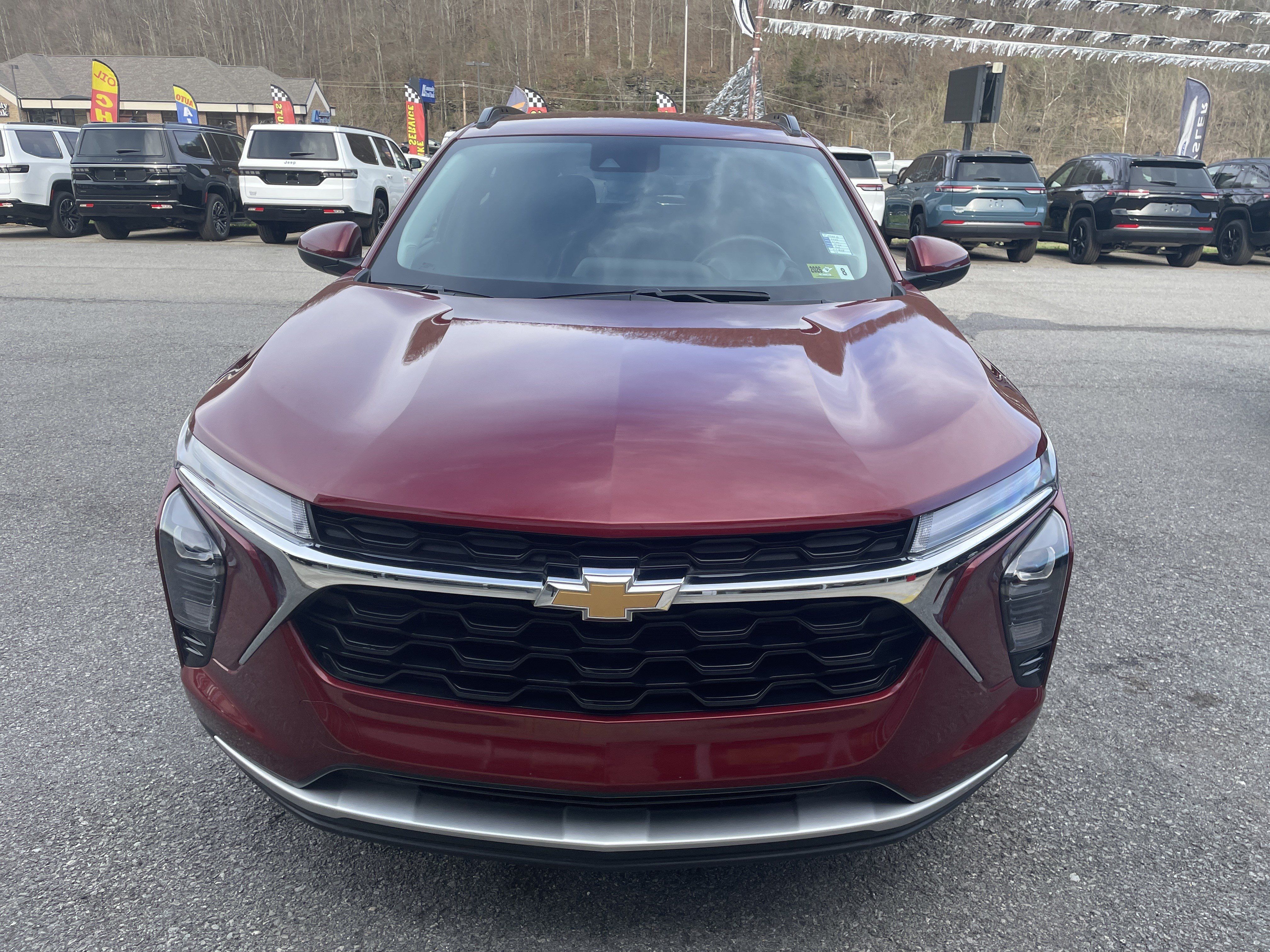 Used 2025 Chevrolet Trax LT w/ LT Convenience Package FWD image 8