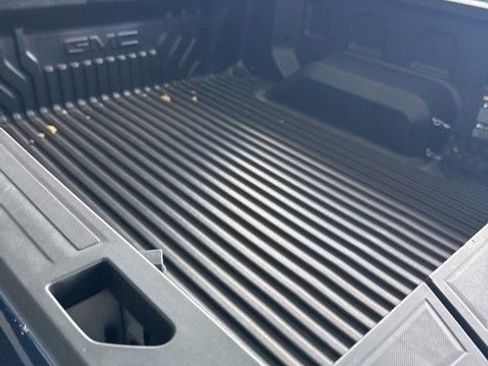 Used 2022 GMC Sierra 1500 SLE image 4