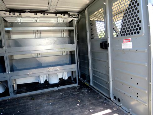 Used 2014 Chevrolet Express 3500 image 21