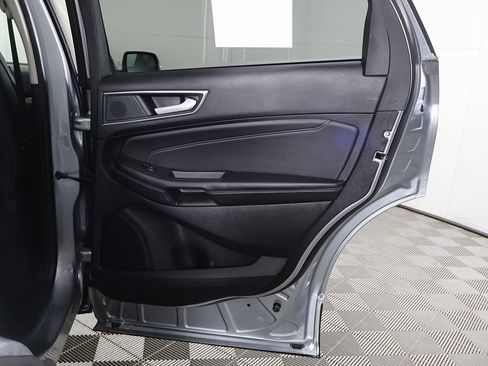 Used 2024 Ford Edge Titanium image 23