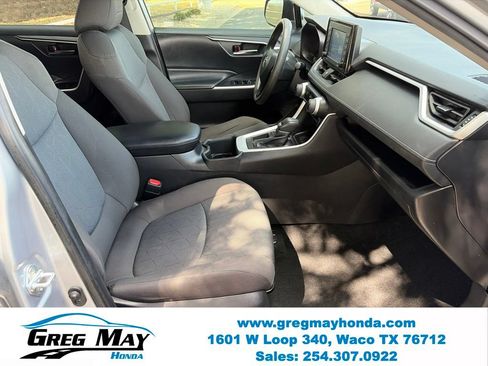Used 2022 Toyota RAV4 XLE w/ Convenience Package FWD image 13