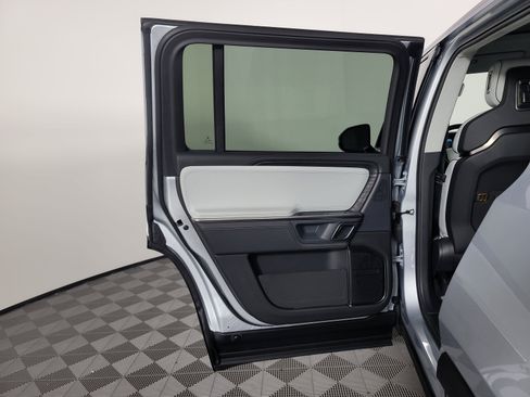 Used 2024 Rivian R1S Adventure AWD/4WD image 17