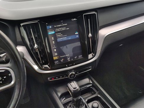 Used 2020 Volvo S60 T5 Momentum image 18