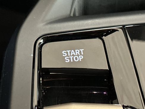 Used 2023 BMW iX xDrive50 w/ Sport Package image 23