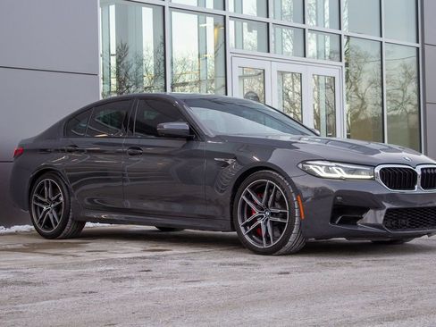 Used 2022 BMW M5 w/ Executive Package image 3