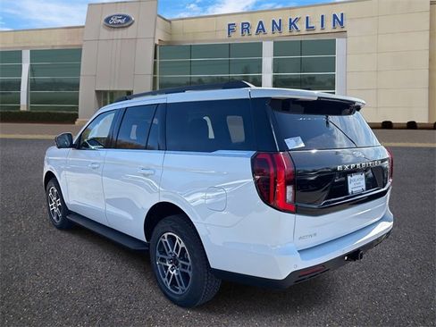 New 2025 Ford Expedition Active image 5