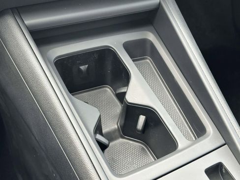 New 2025 Volkswagen Tiguan S AWD/4WD image 21