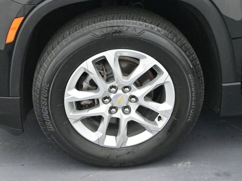 Used 2023 Chevrolet Traverse LS w/ Safety Package image 34