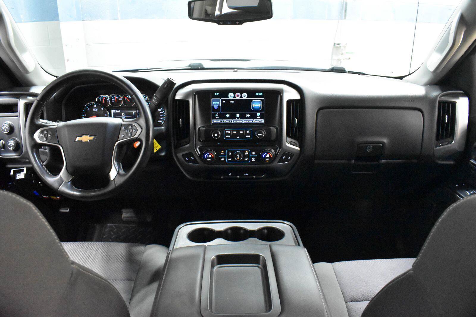 Used 2015 Chevrolet Silverado 1500 LT w/ LT Convenience Package AWD/4WD image 5