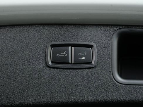 New 2026 Porsche Macan image 33