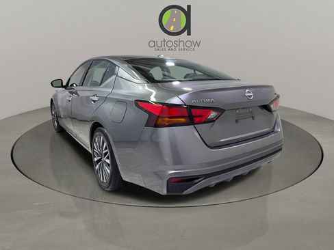 Used 2024 Nissan Altima 2.5 SV image 5