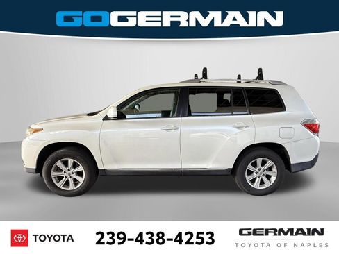 Used 2012 Toyota Highlander 4WD w/ Tow Pkg image 3