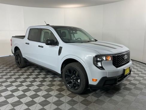 Used 2025 Ford Maverick XLT w/ XLT Luxury Package AWD/4WD image 3
