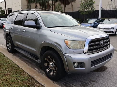 Used 2010 Toyota Sequoia SR5 image 6