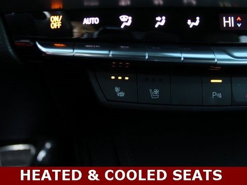 Used 2024 Cadillac XT4 Sport image 18