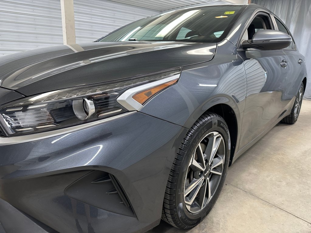 Used 2023 Kia Forte LXS w/ LXS Technology Package FWD image 28