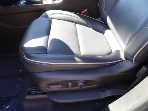 Certified 2023 Chevrolet Traverse Premier w/ Redline Edition image 9