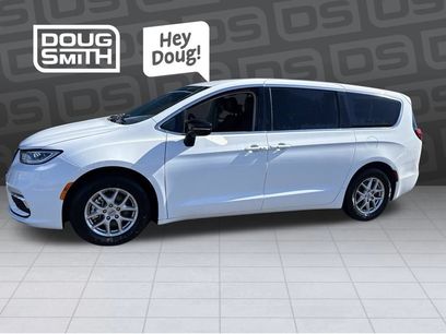 Used 2024 Chrysler Pacifica Touring-L